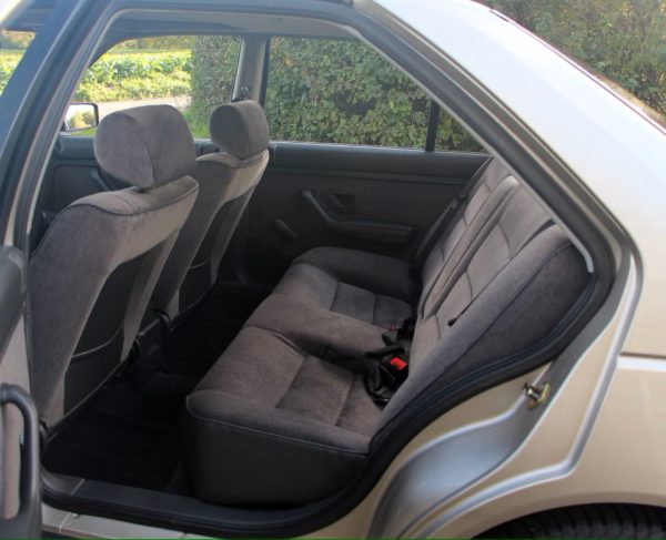 Peugeot405 08